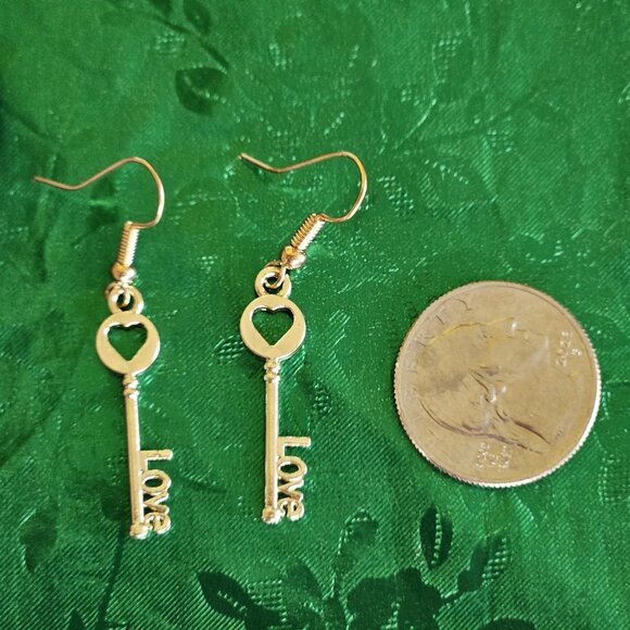 💖🗝️L-O-V-E "SPELLed" Out💖🗝️Key Earrings - NWOT💖🗝️ - Picture 6 of 6